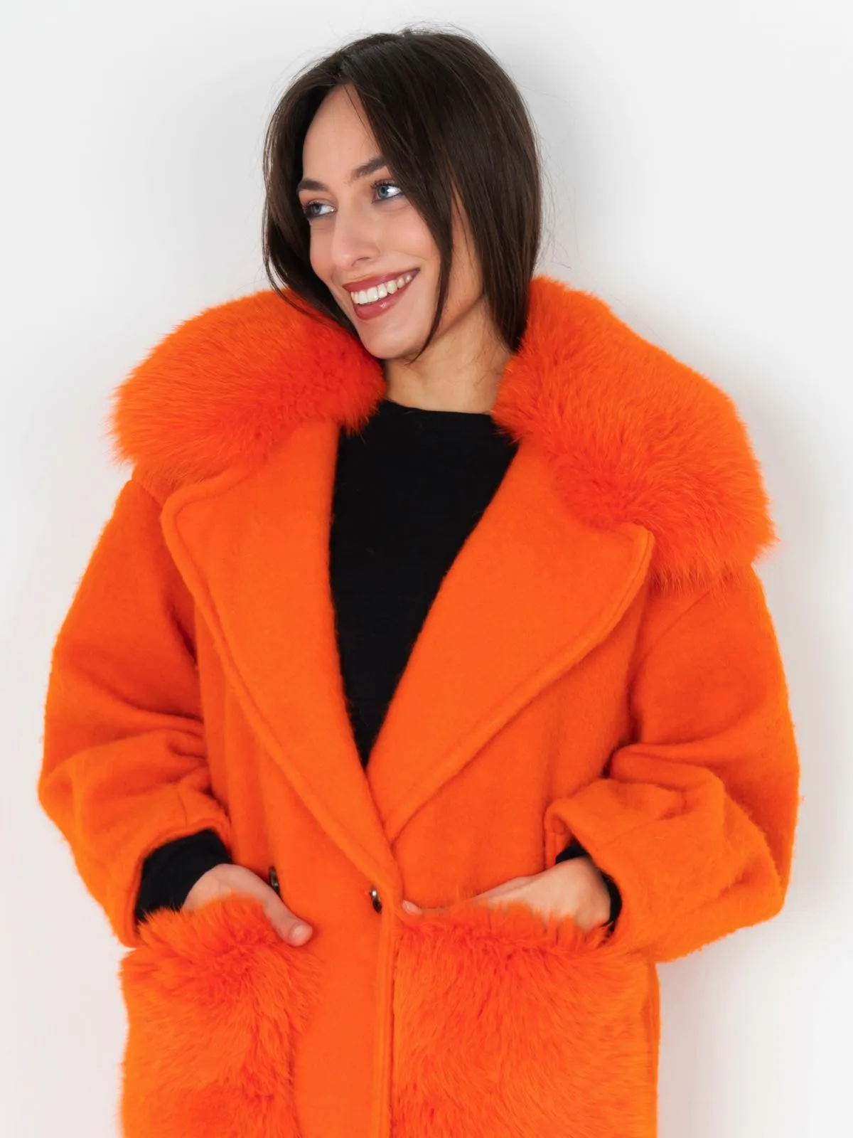 Coat with pockets and collar in orange fox