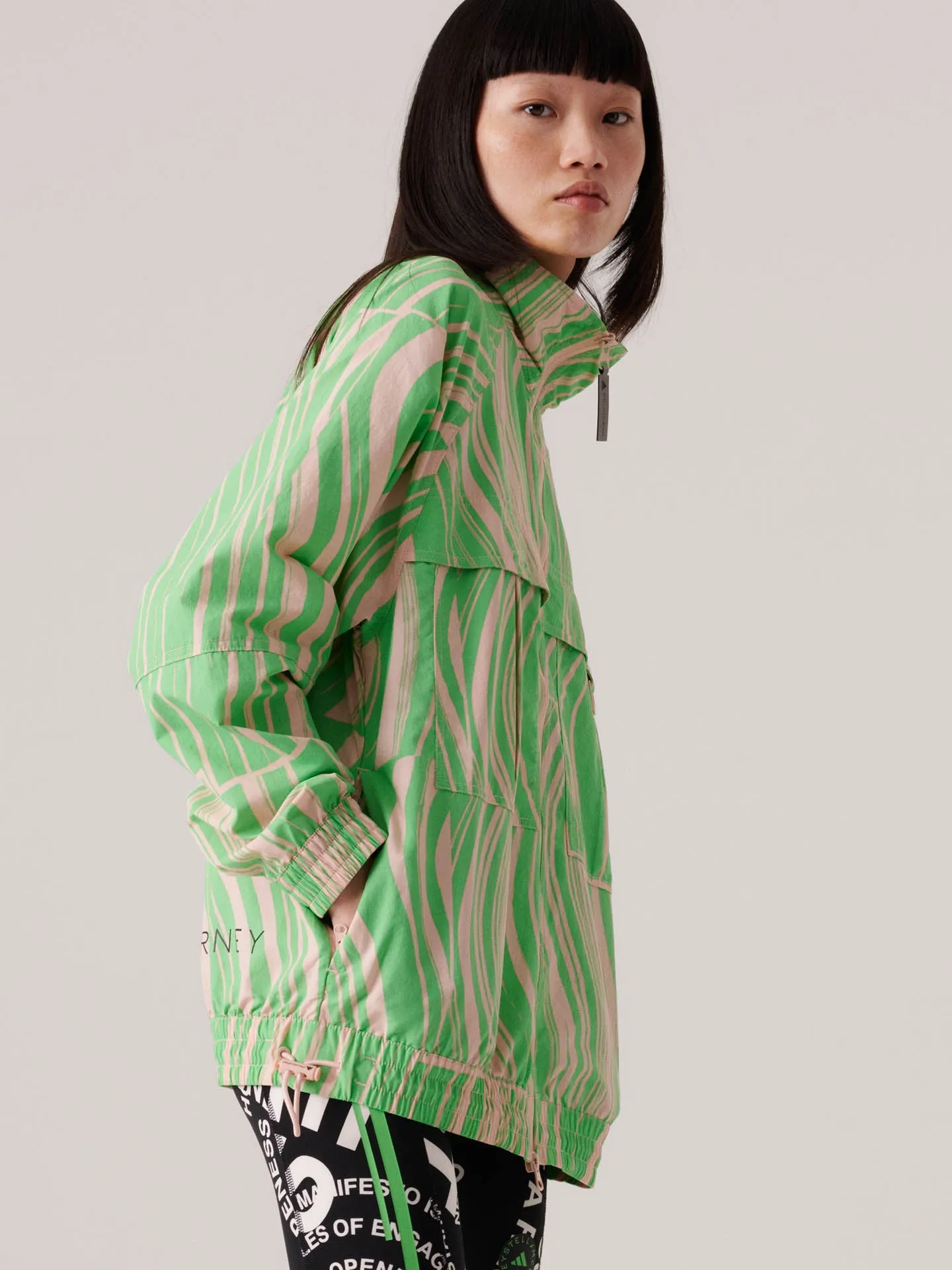 TrueCasuals Woven Tracktop Printed - BLUSH PINK/SEMI FLASH GREEN